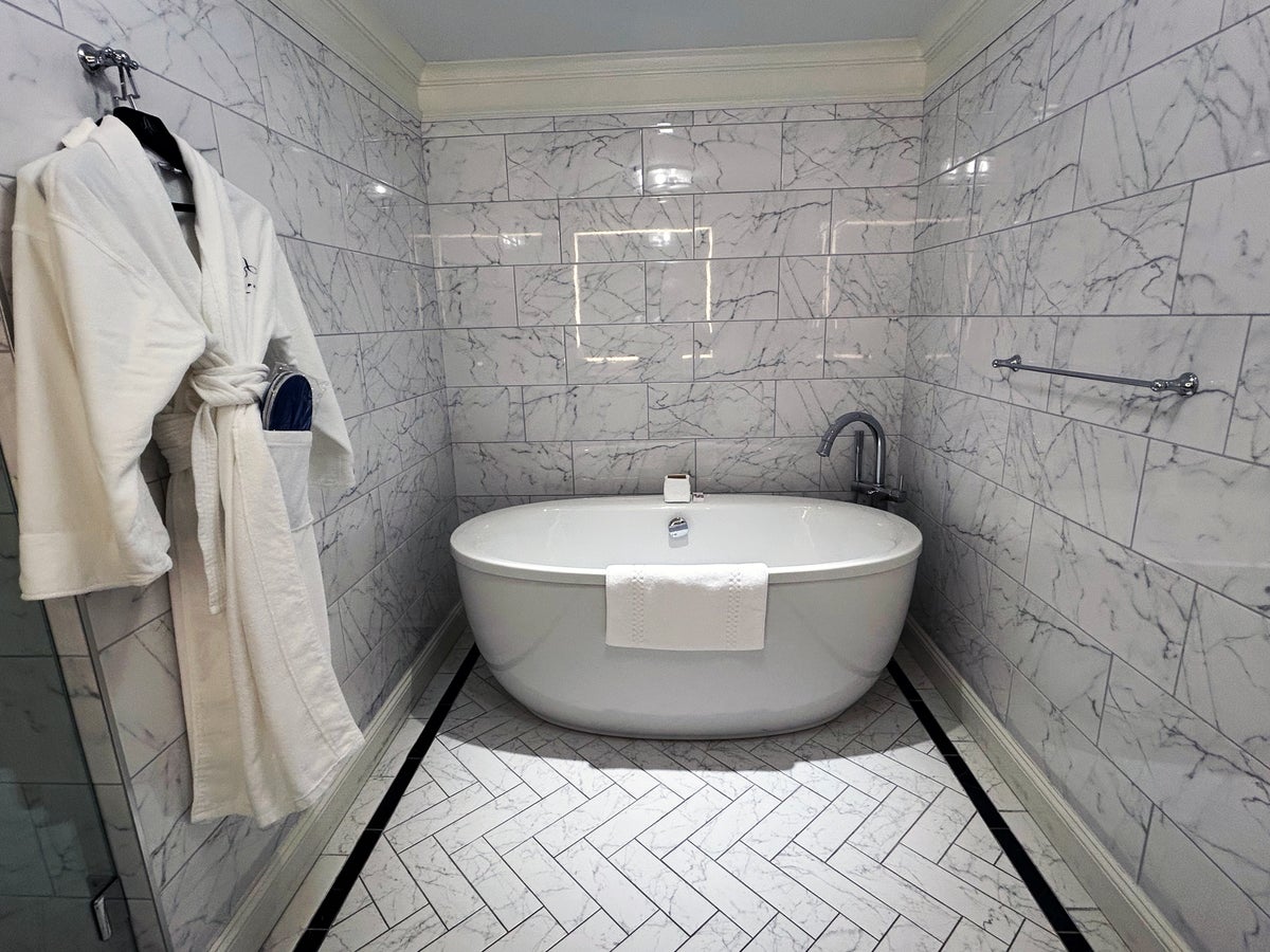 adelphi-saratoga-springs-bathroom-bathtub Adelphi Saratoga Springs bathroom bathtub