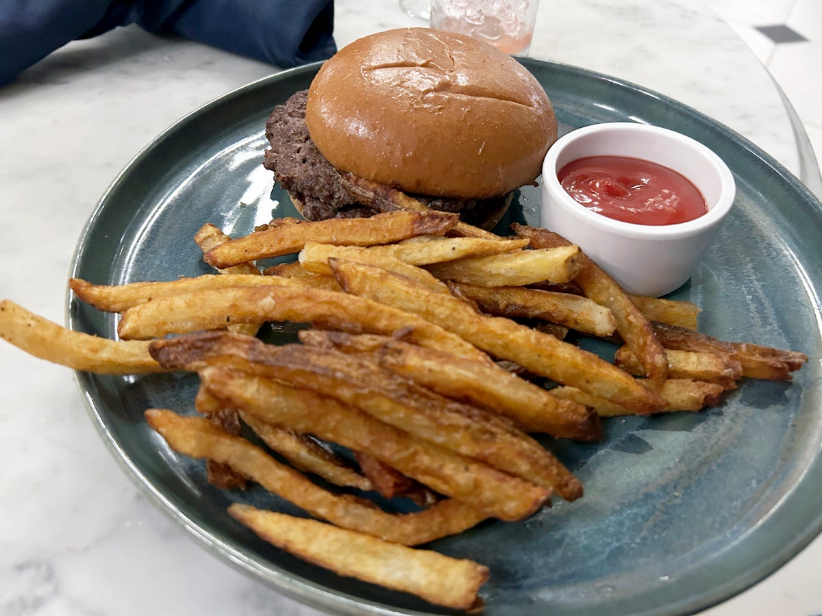 adelphi-saratoga-springs-room-service-burger-fries Adelphi Saratoga Springs room service burger fries