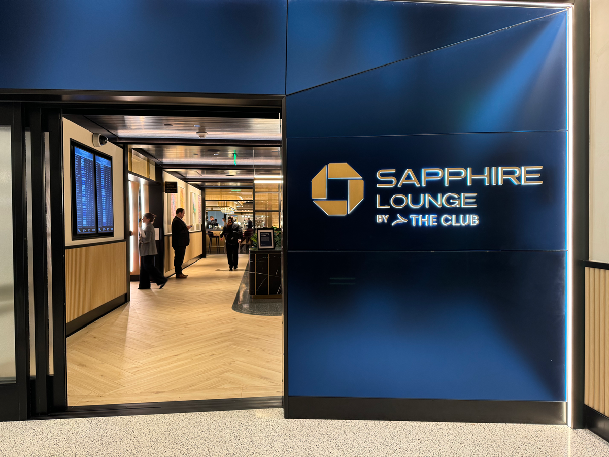 Chase Sapphire Lounge by The Club SAN entrance