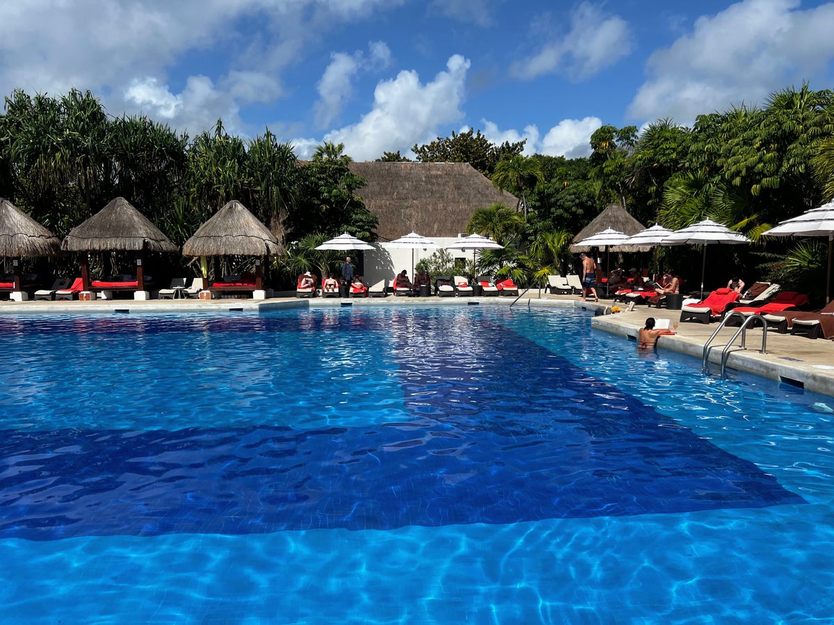 dreams-sapphire-preferred-club-pool Dreams Sapphire Preferred Club pool