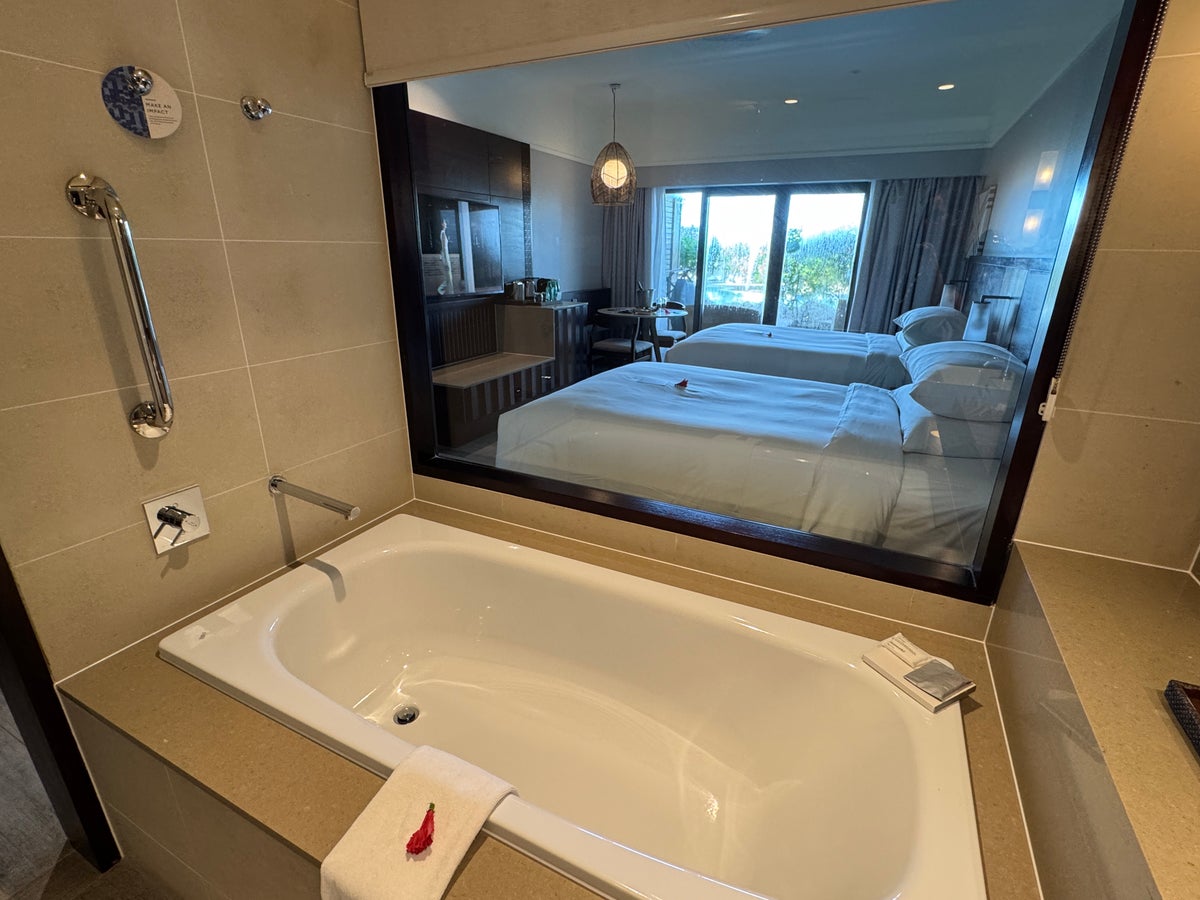 Fiji Marriott Resort Momi Bay double room bathroom view