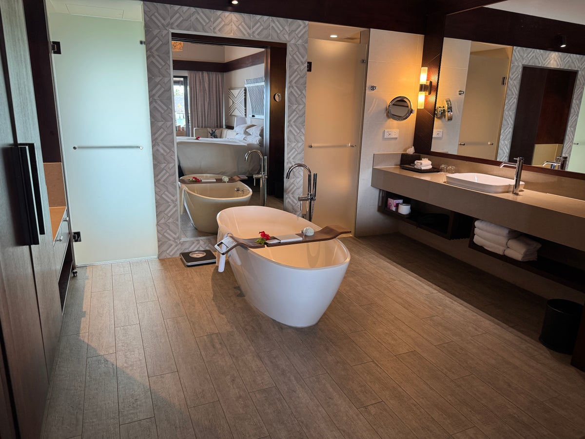 Fiji Marriott Resort Momi Bay duplex lagoon bure bathroom