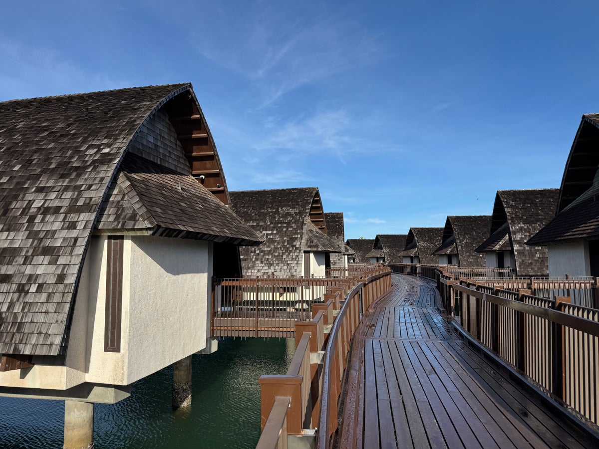 Fiji Marriott Resort Momi Bay over water bure path