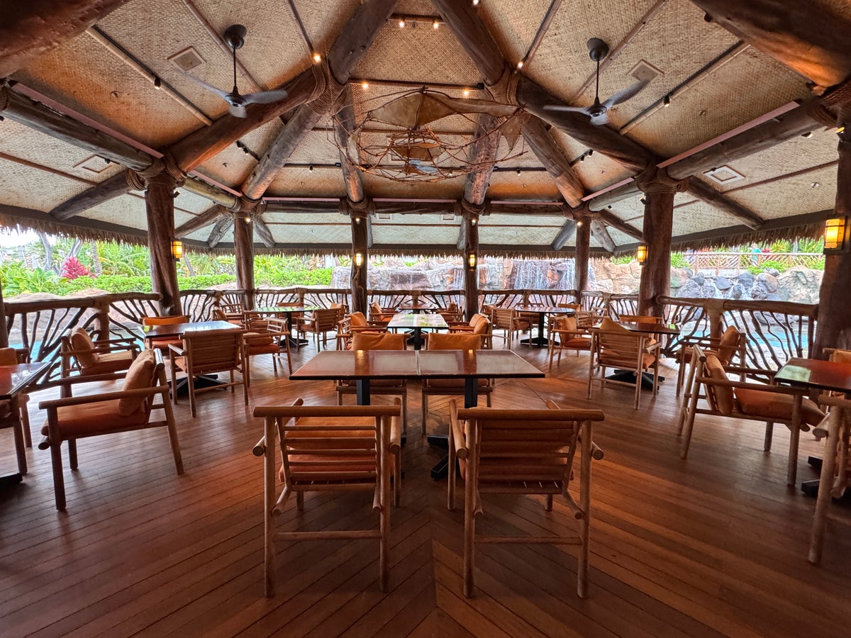 grand-wailea-dining-seating-at-humu Grand Wailea dining seating at Humu