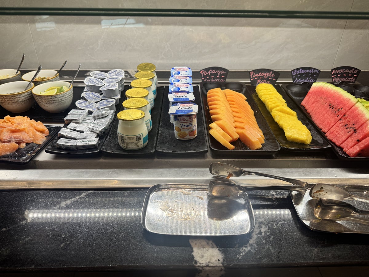 hyatt-centric-santo-domingo-aon-breakfast-fruit-and-salmon Hyatt Centric Santo Domingo Aon Breakfast Fruit and Salmon