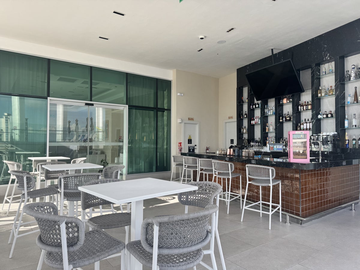 hyatt-centric-santo-domingo-burble-rooftop-bar-counter Hyatt Centric Santo Domingo Burble Rooftop Bar Counter