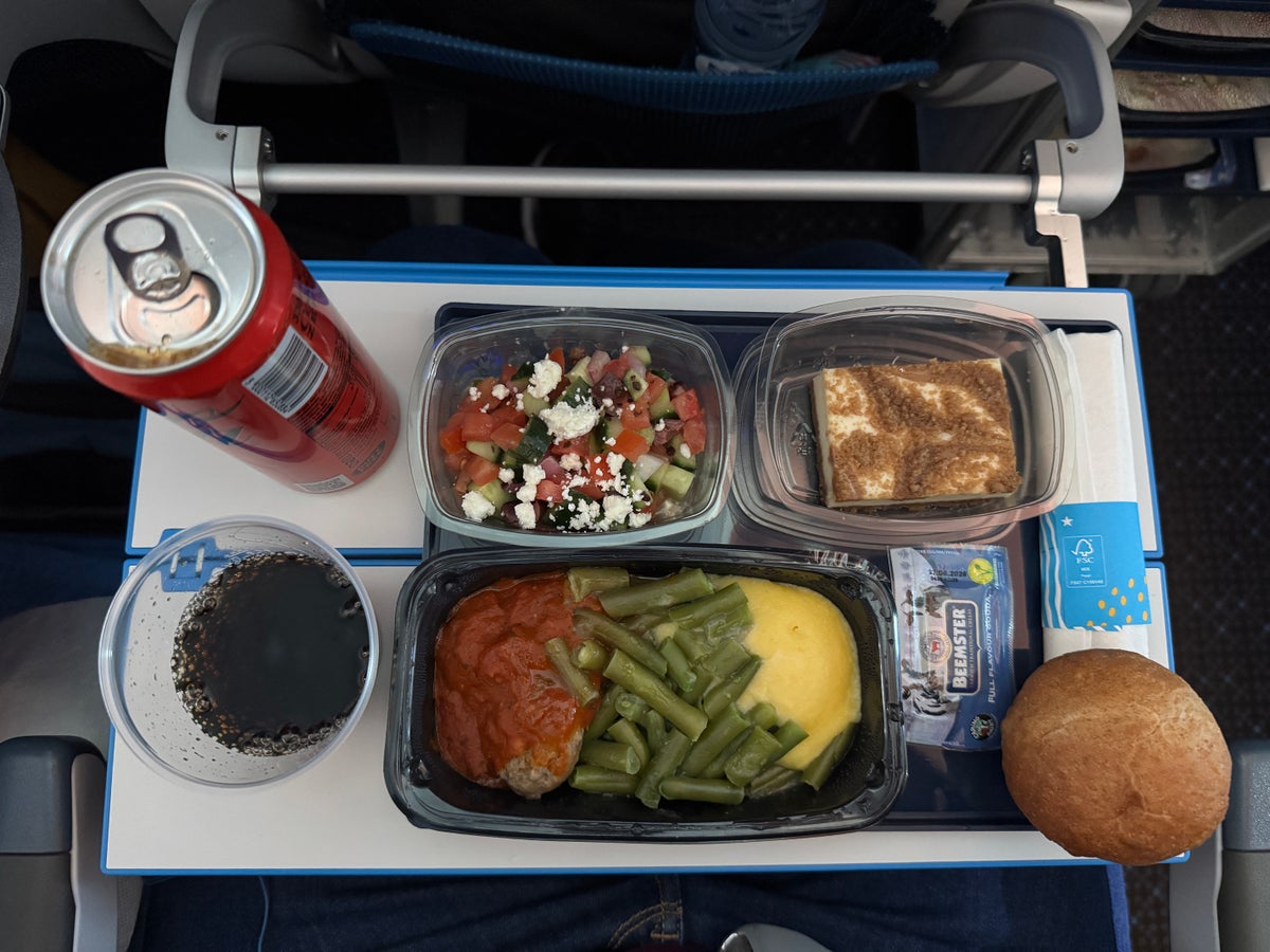 klm-787-10-economy-iah-ams-dinner KLM 787 10 economy IAH AMS dinner