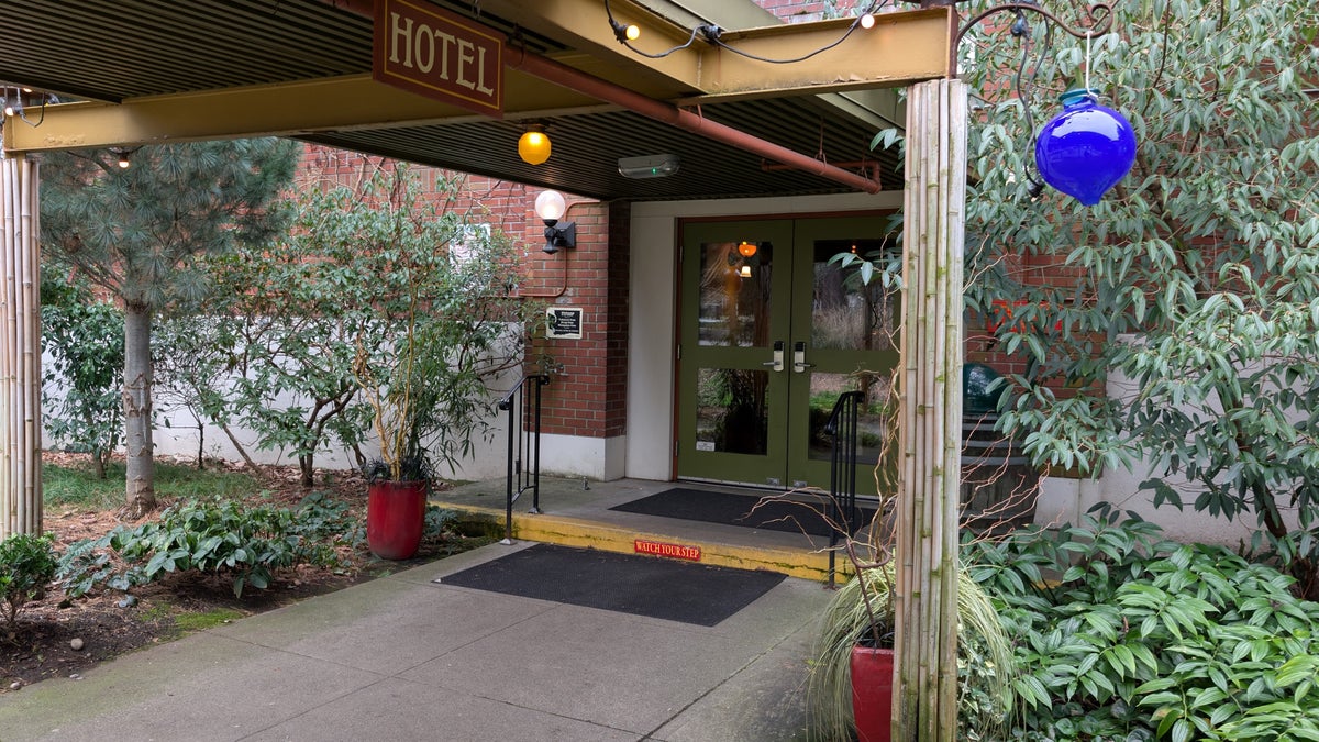 mcmenamins-anderson-school-hotel-entrance McMenamins Anderson School Hotel entrance