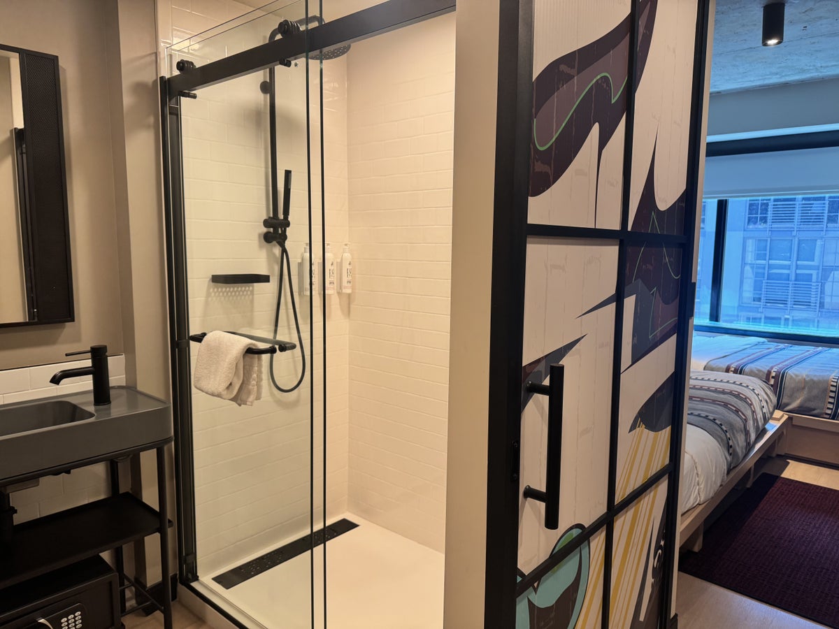 moxy-miami-wynwood-bathroom-shower-and-sliding-door Moxy Miami Wynwood Bathroom Shower and Sliding Door