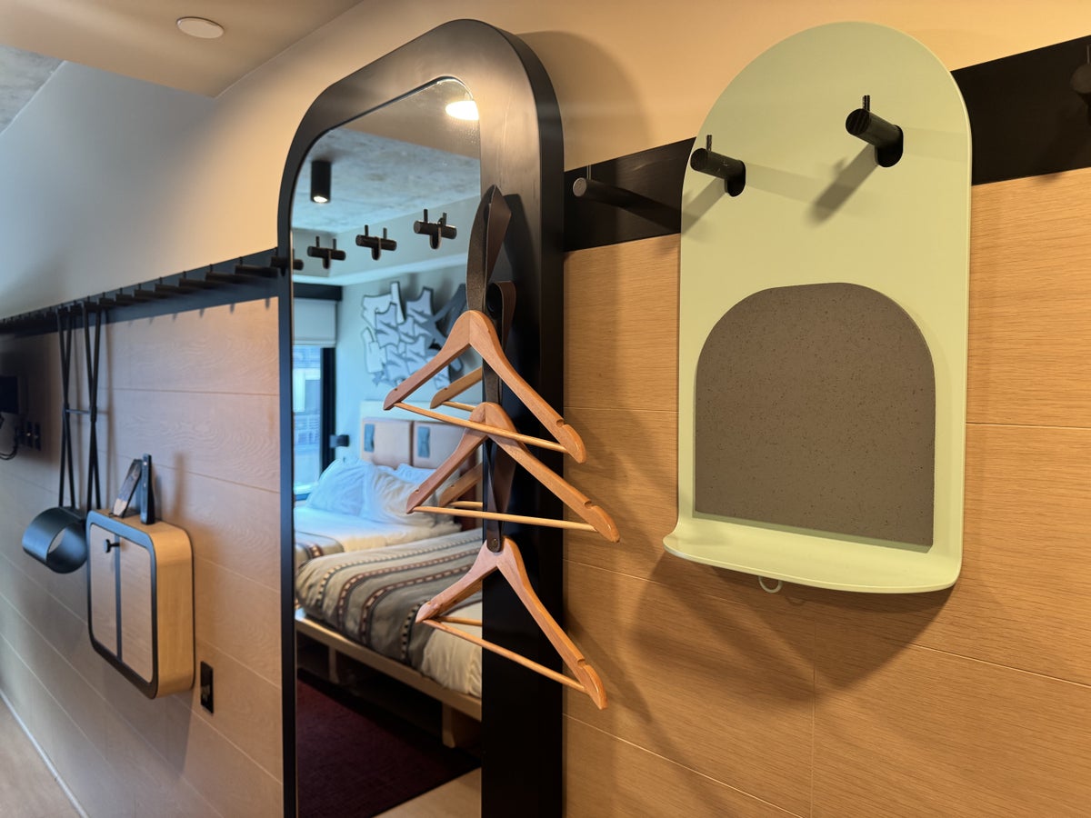 moxy-miami-wynwood-closet-hangers Moxy Miami Wynwood Closet Hangers