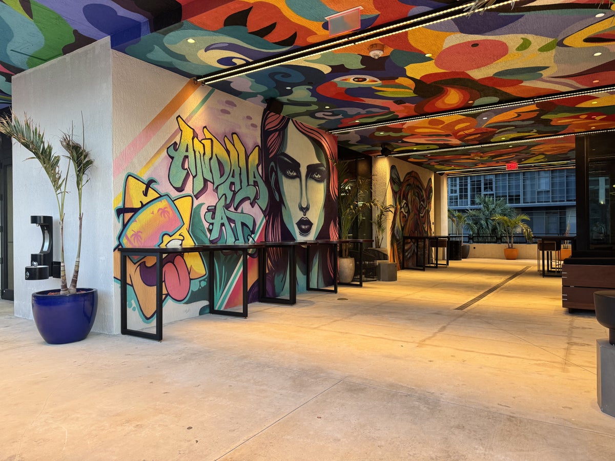 moxy-miami-wynwood-outdoor-mural Moxy Miami Wynwood Outdoor Mural