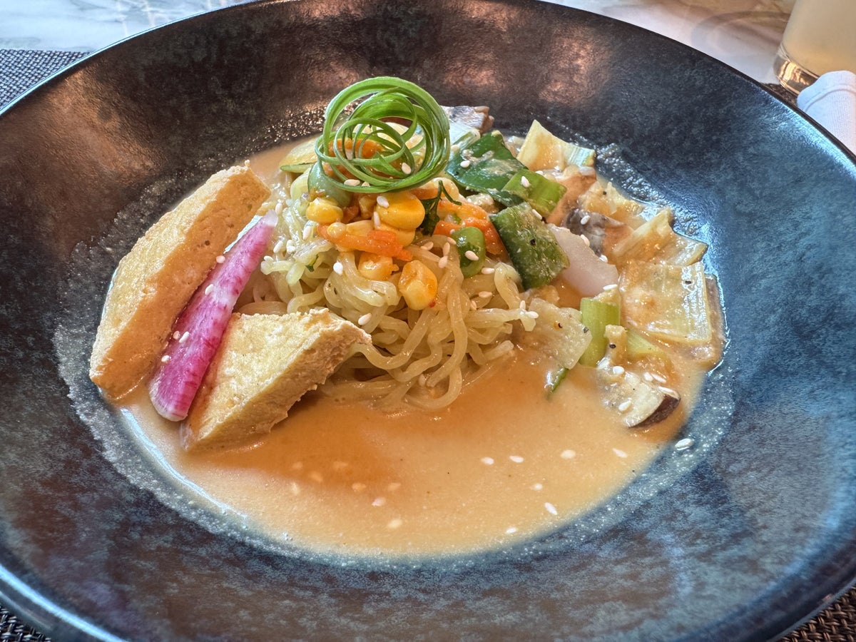 Plaza Premium First DFW Curry Ramen Plaza Premium First DFW Curry Ramen
