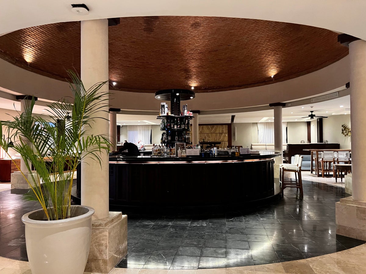 preferred-club-lounge-at-dreams-sapphrie Preferred Club lounge at Dreams Sapphrie