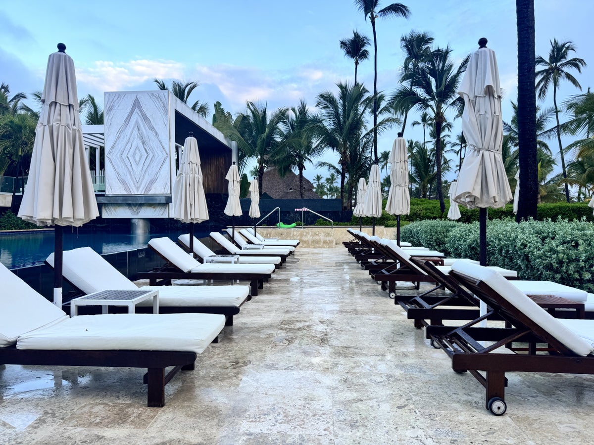 secrets-royal-beach-punta-cana-preferred-pool-loungers-with-umbrellas Secrets Royal Beach Punta Cana Preferred Pool Loungers with Umbrellas