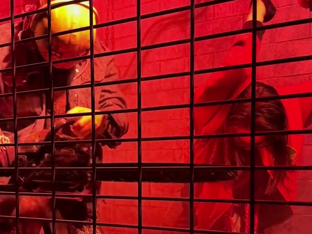 Universal Horror Unleashed Las Vegas chainsaw interaction Universal Horror Unleashed Las Vegas chainsaw interaction