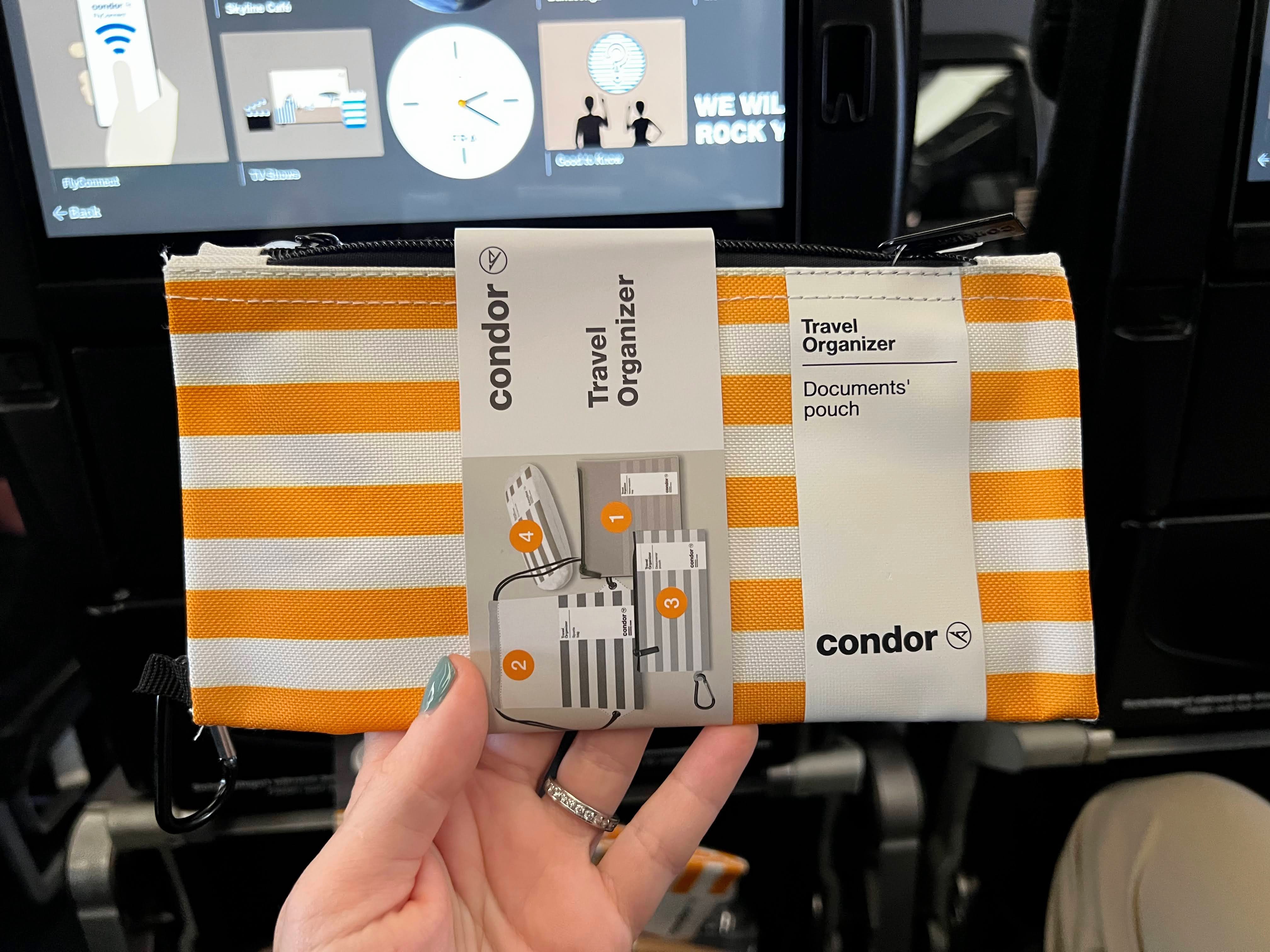 condor-airlines-amenity-kit Condor Airlines amenity kit