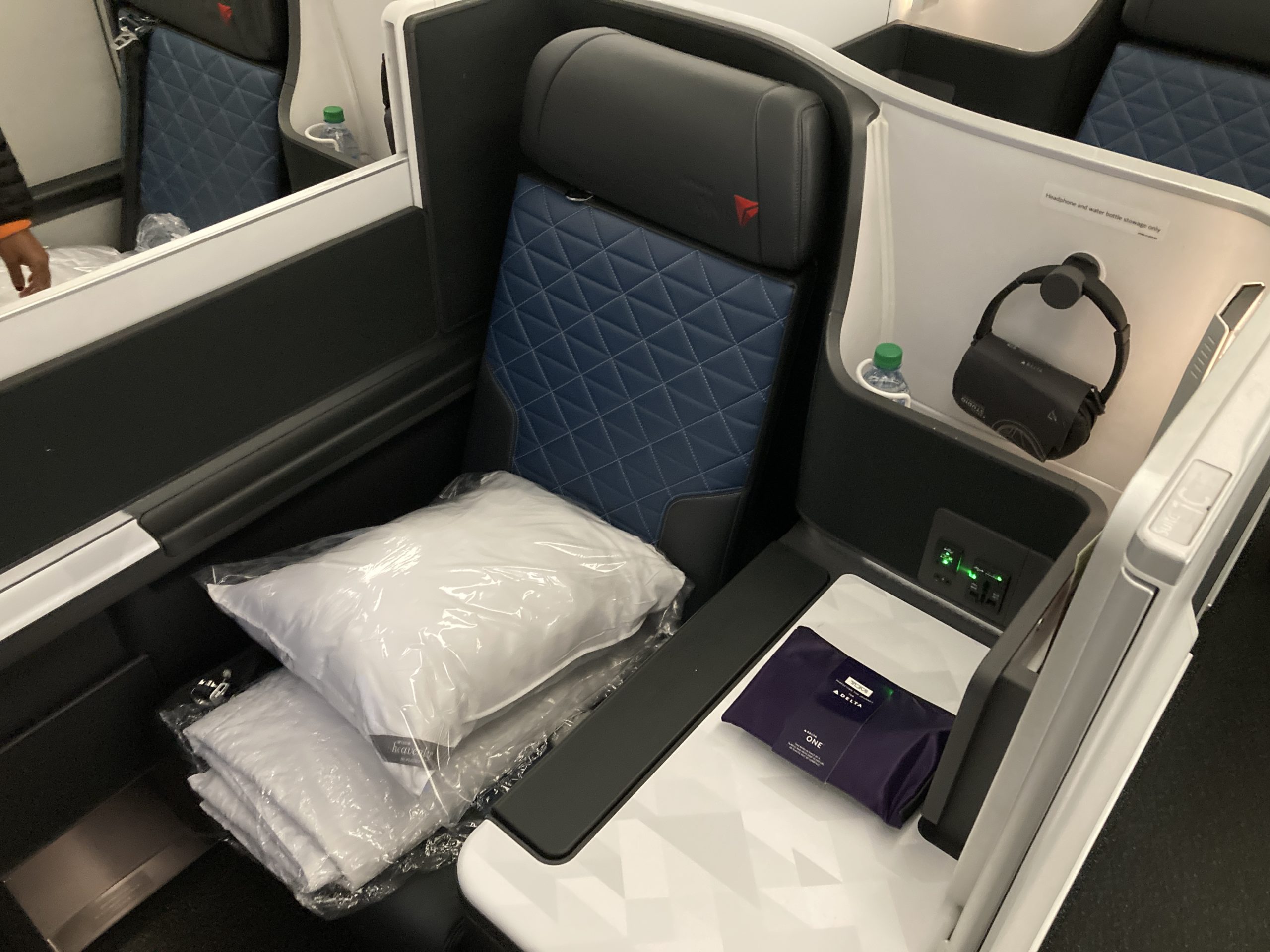 Delta One Suites A330 900neo seat Delta One Suites A330 900neo seat