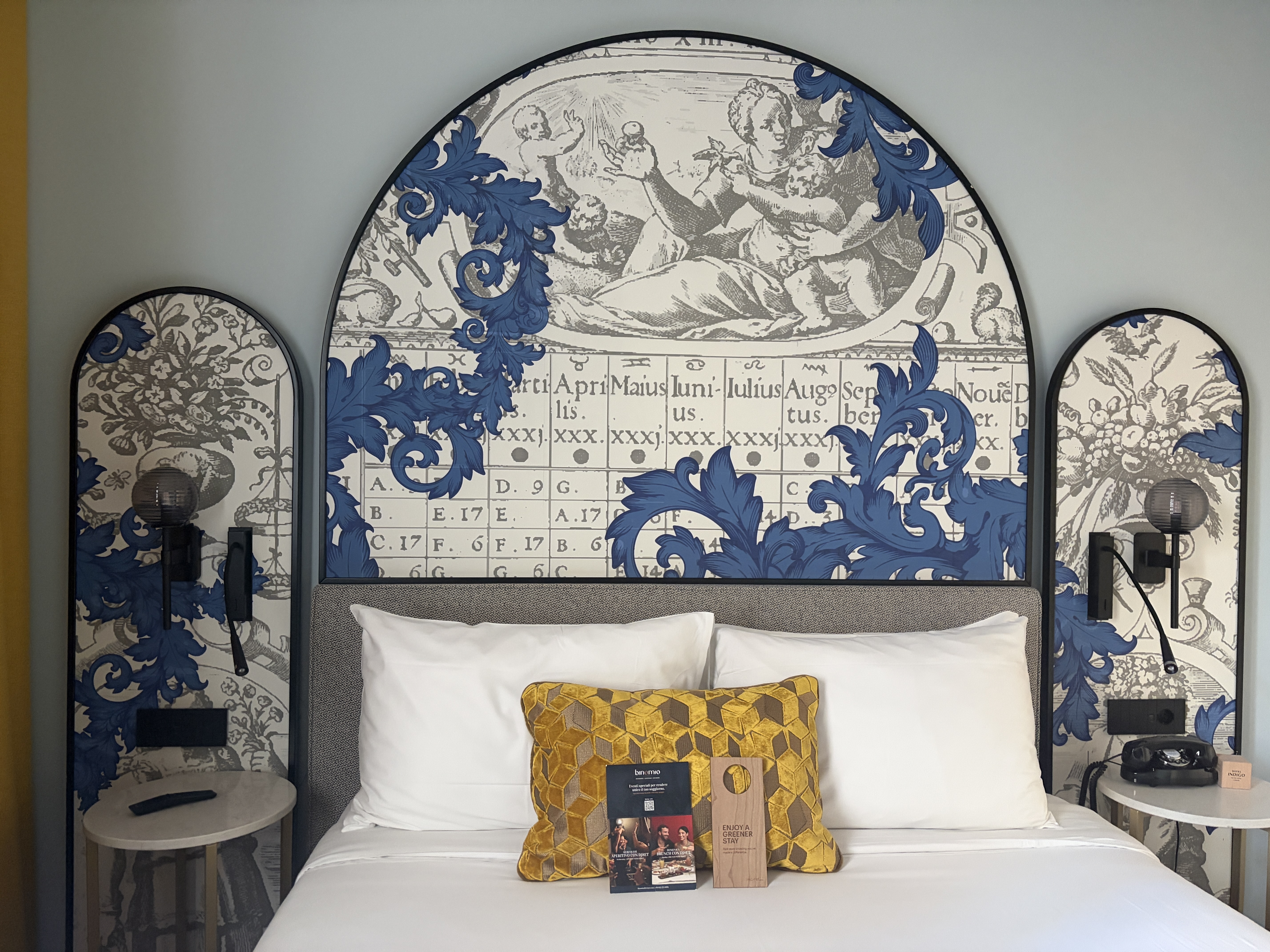 Hotel Indigo Florence bed Hotel Indigo Florence bed