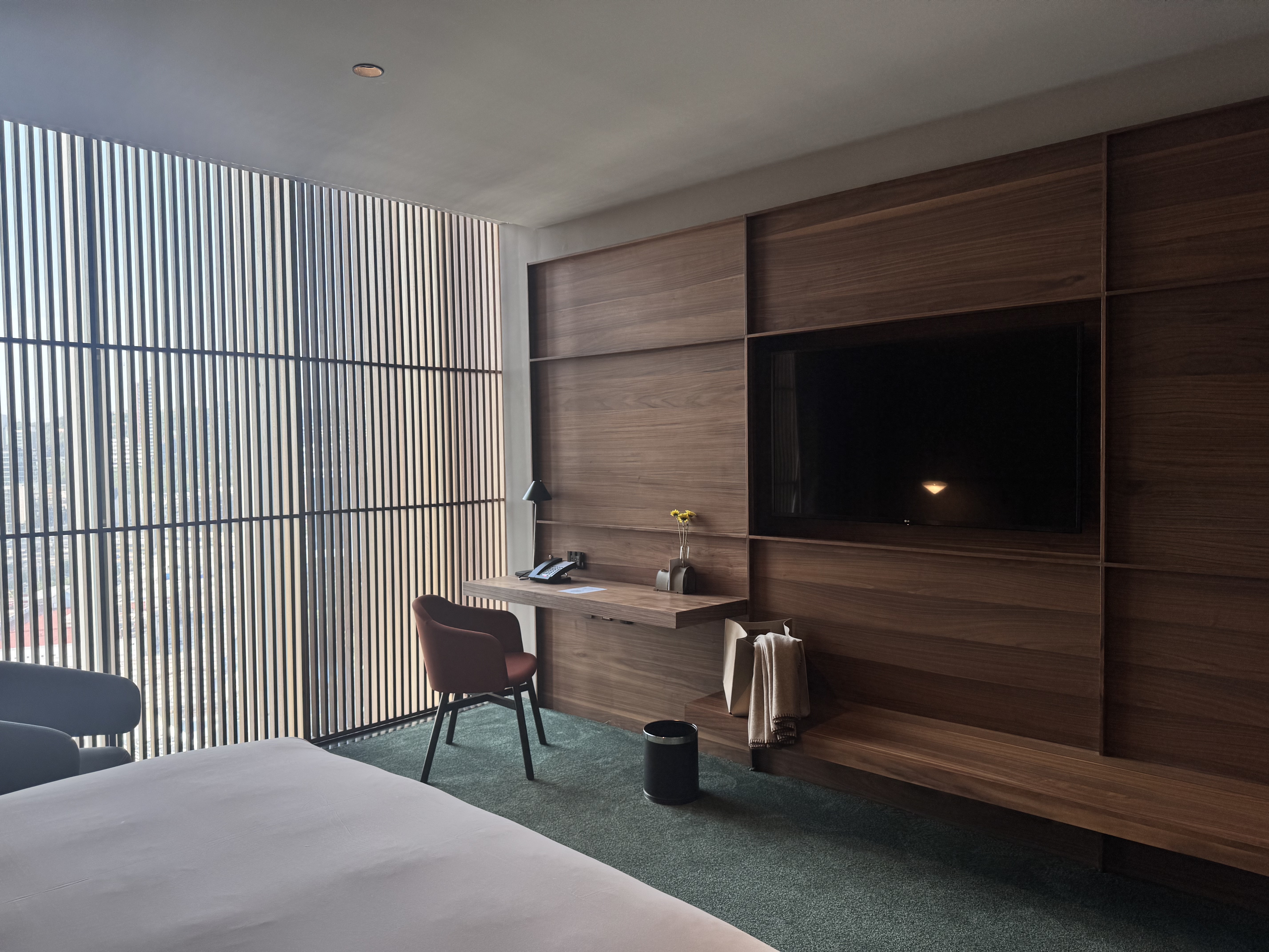 intercontinental-presidente-monterrey-bedroom-tv-wall InterContinental Presidente Monterrey Bedroom TV Wall