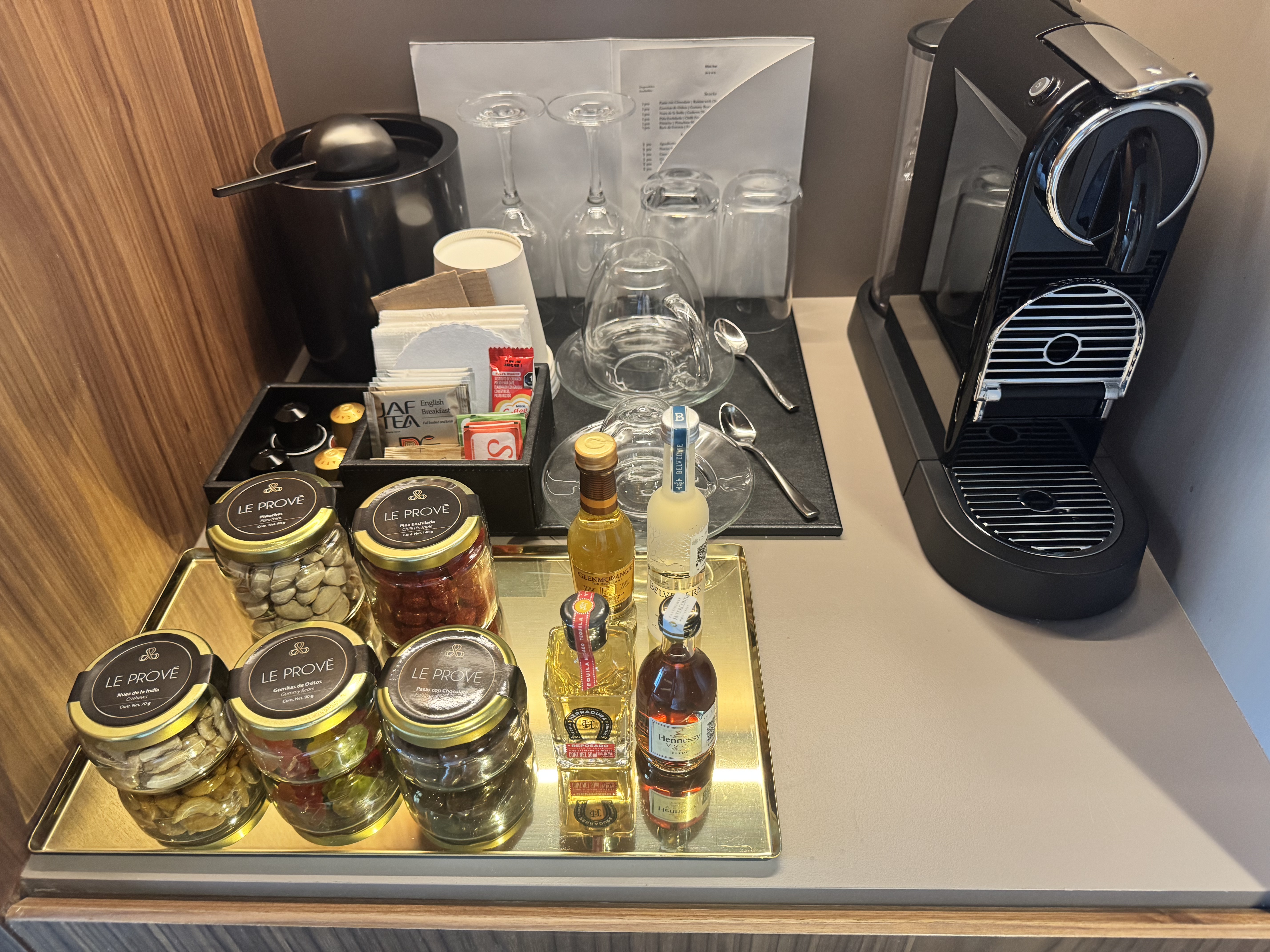 intercontinental-presidente-monterrey-minibar-coffee-station InterContinental Presidente Monterrey Minibar Coffee Station
