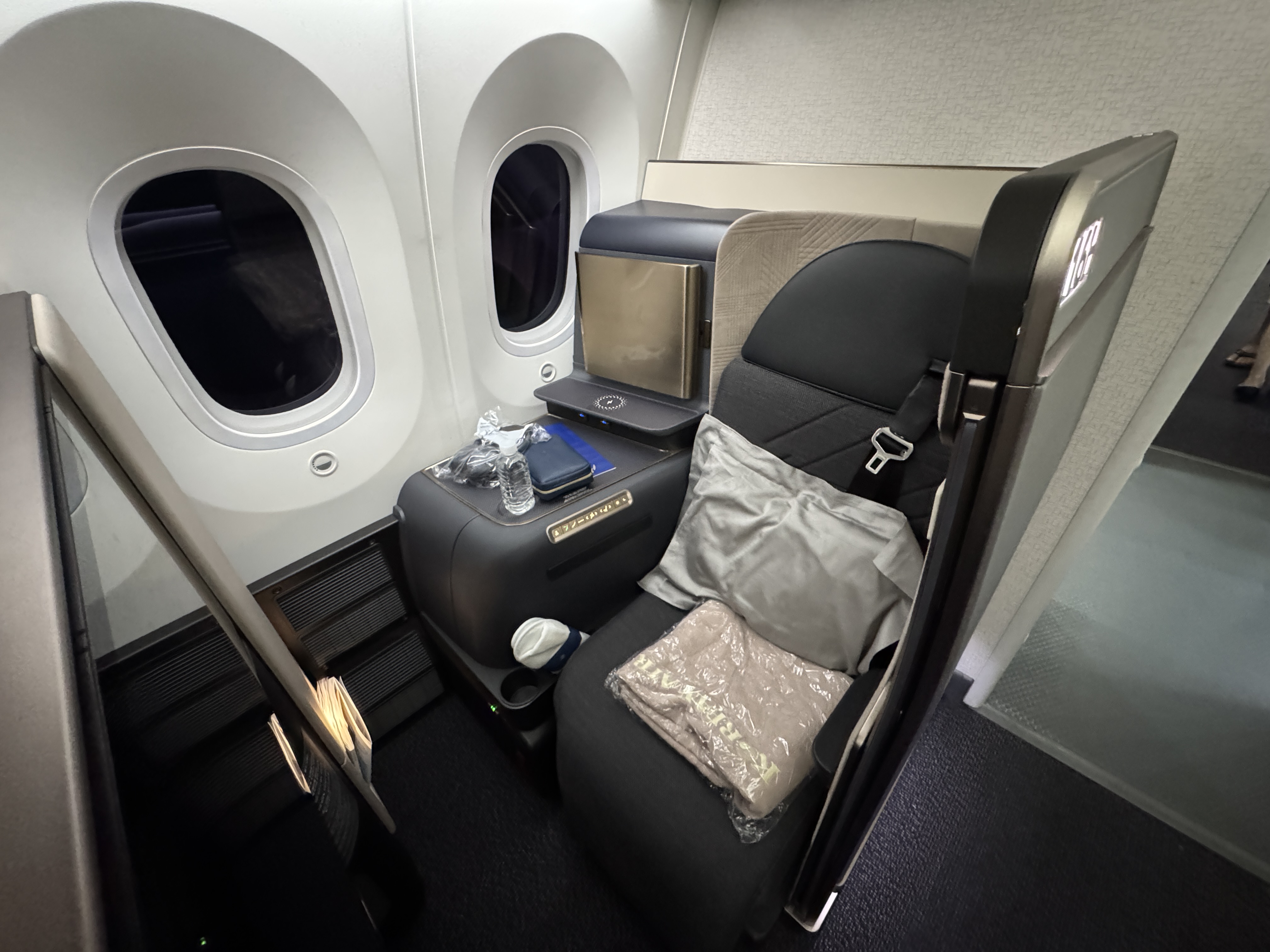 Korean Prestige 2.0 Suites Window Seat Back Row Korean Prestige 2.0 Suites Window Seat Back Row