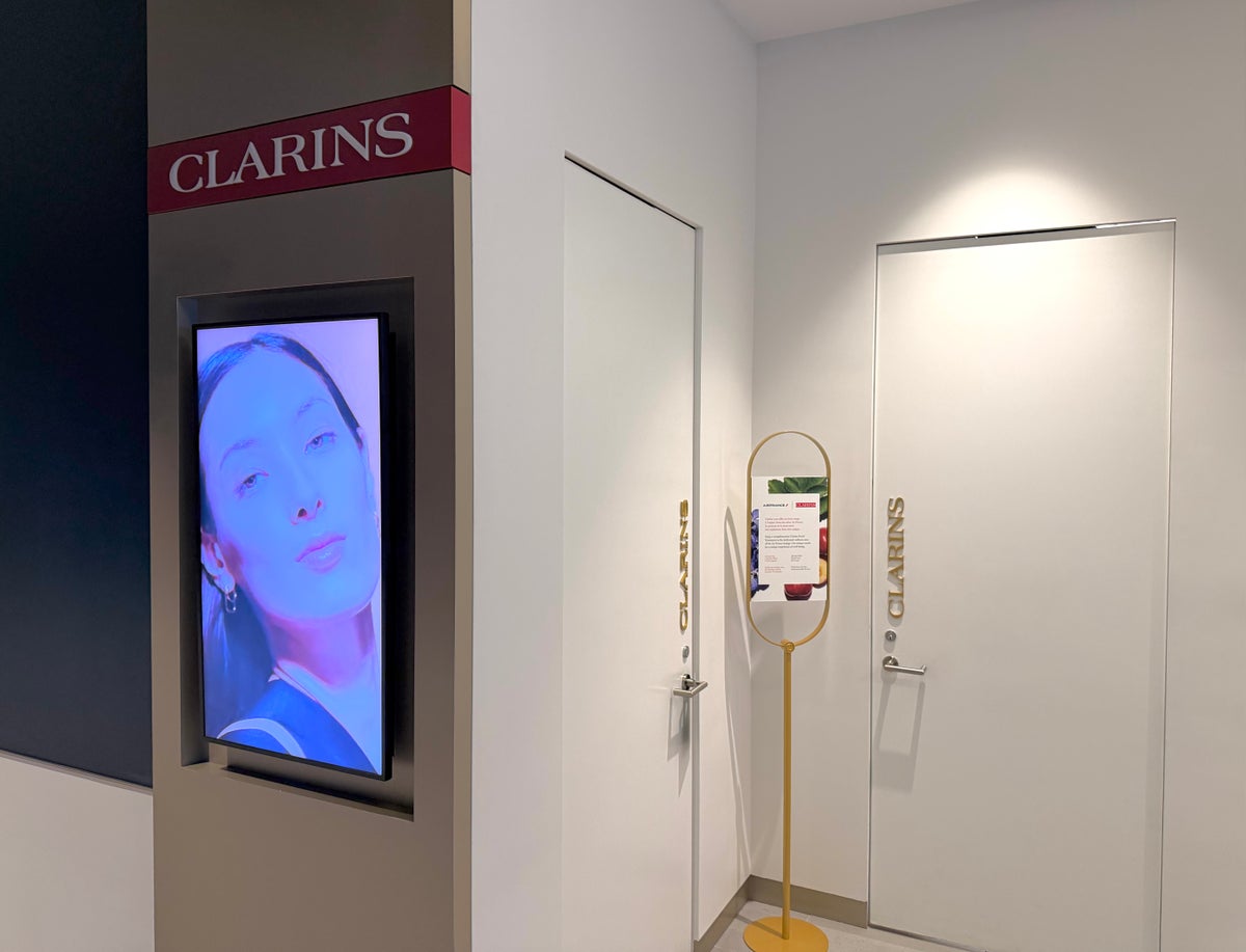 LAX Air France Lounge Clarins spa