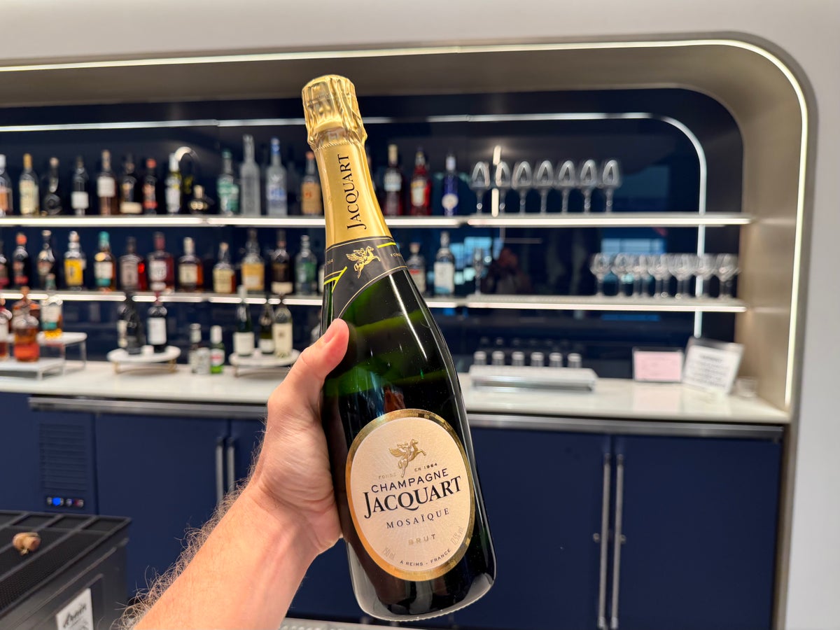 LAX Air France Lounge Jacquart Champagne