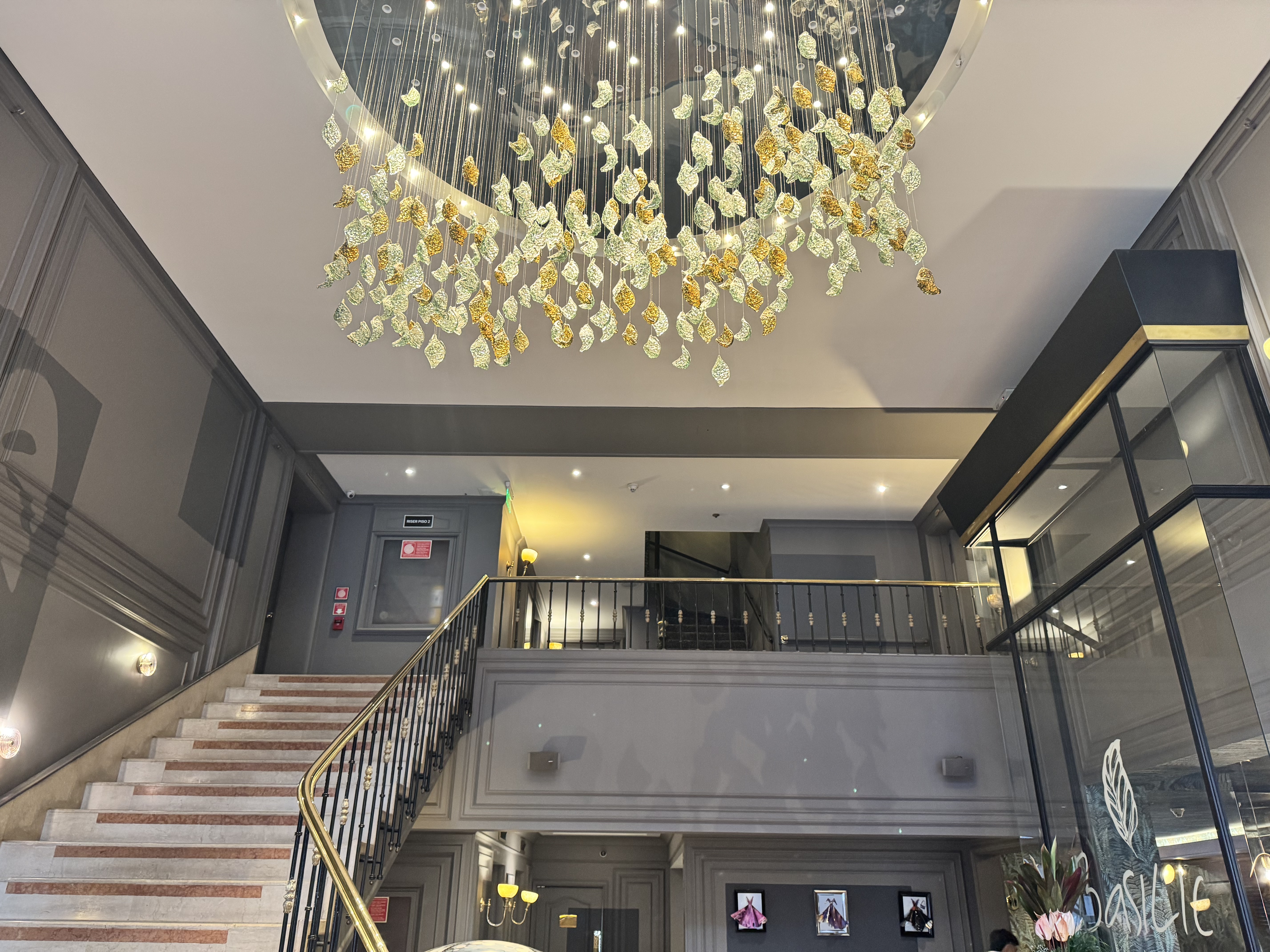 sofitel-bogota-victoria-regia-lobby-chandelier Sofitel Bogota Victoria Regia Lobby Chandelier