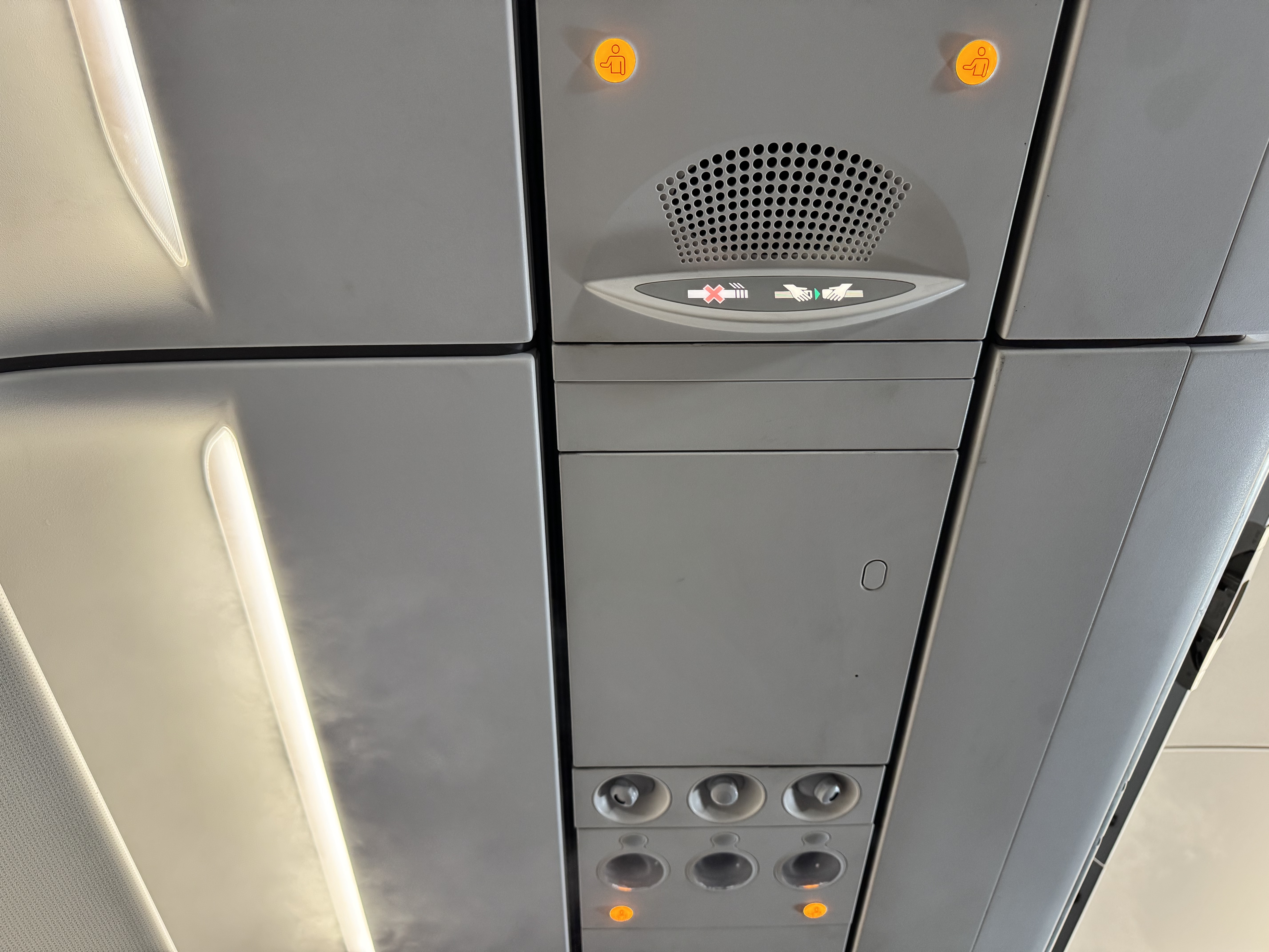 viva-aerobus-a320-overhead-panel Viva Aerobus A320 Overhead Panel