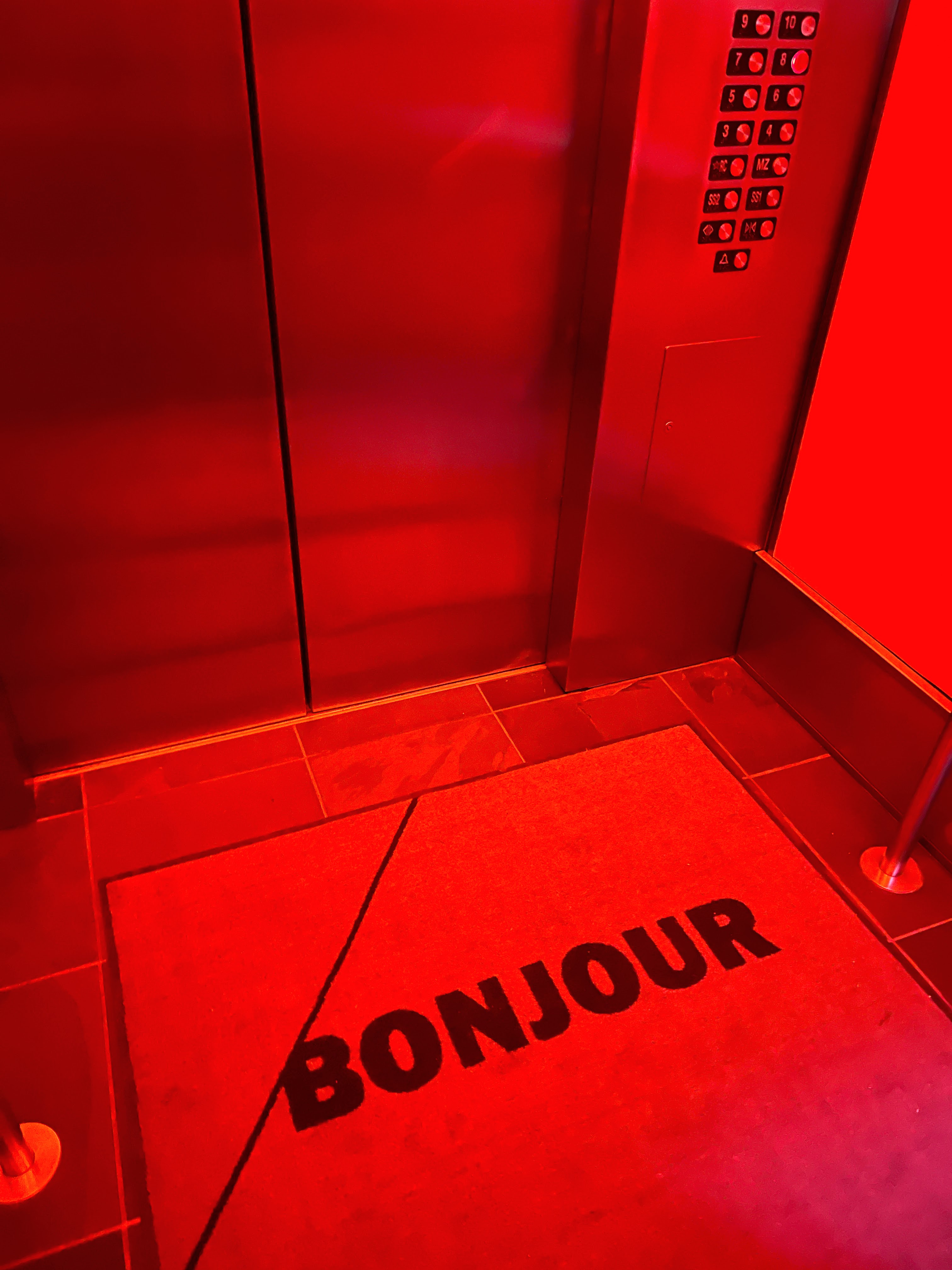 W Montreal elevator W Montreal elevator