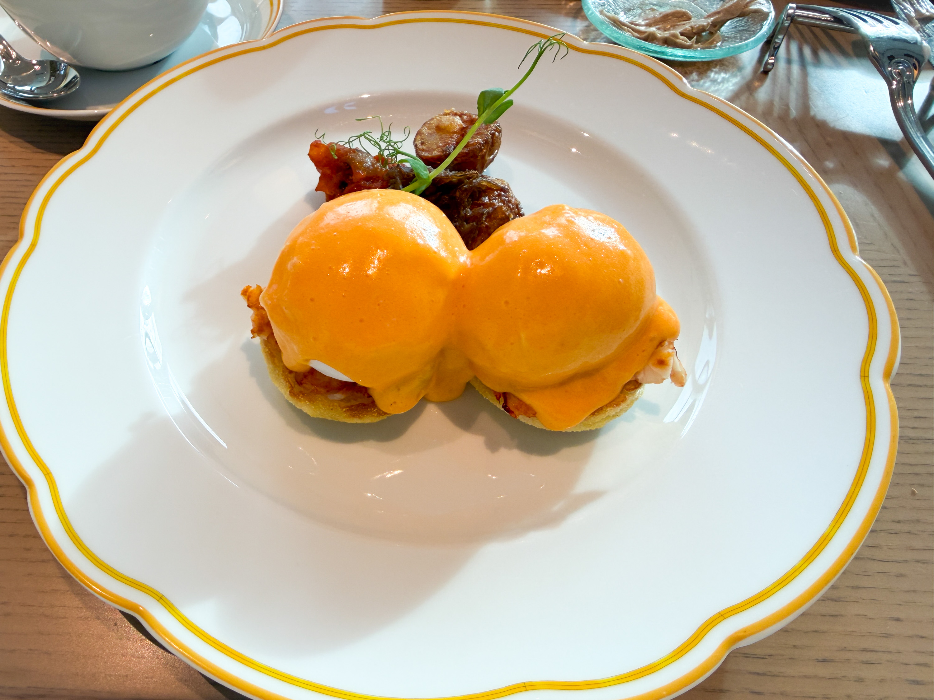 waldorf-astoria-osaka-eggs-benedict-breakfast Waldorf Astoria Osaka Eggs Benedict Breakfast