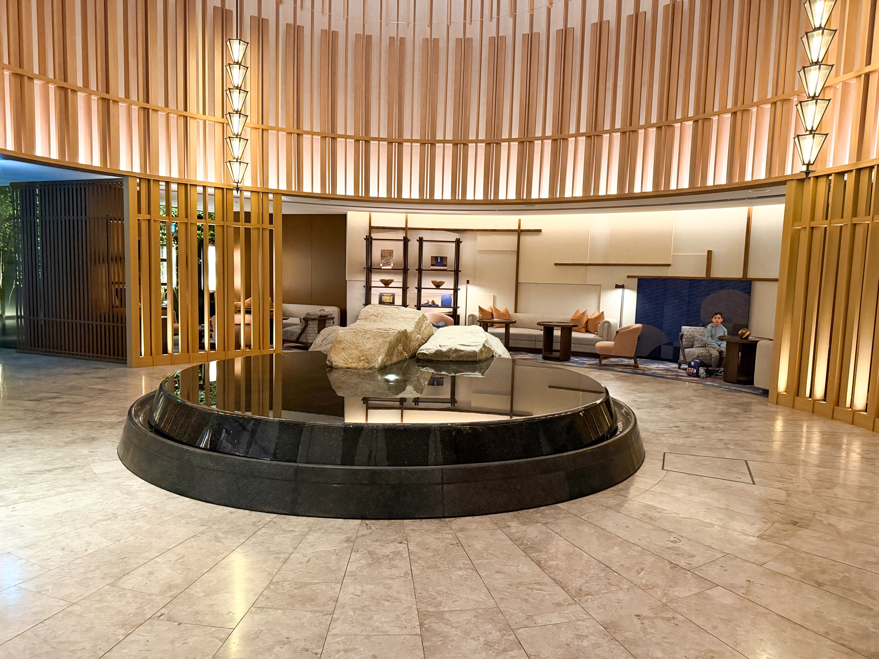 waldorf-astoria-osaka-lobby-water-feature Waldorf Astoria Osaka Lobby Water Feature