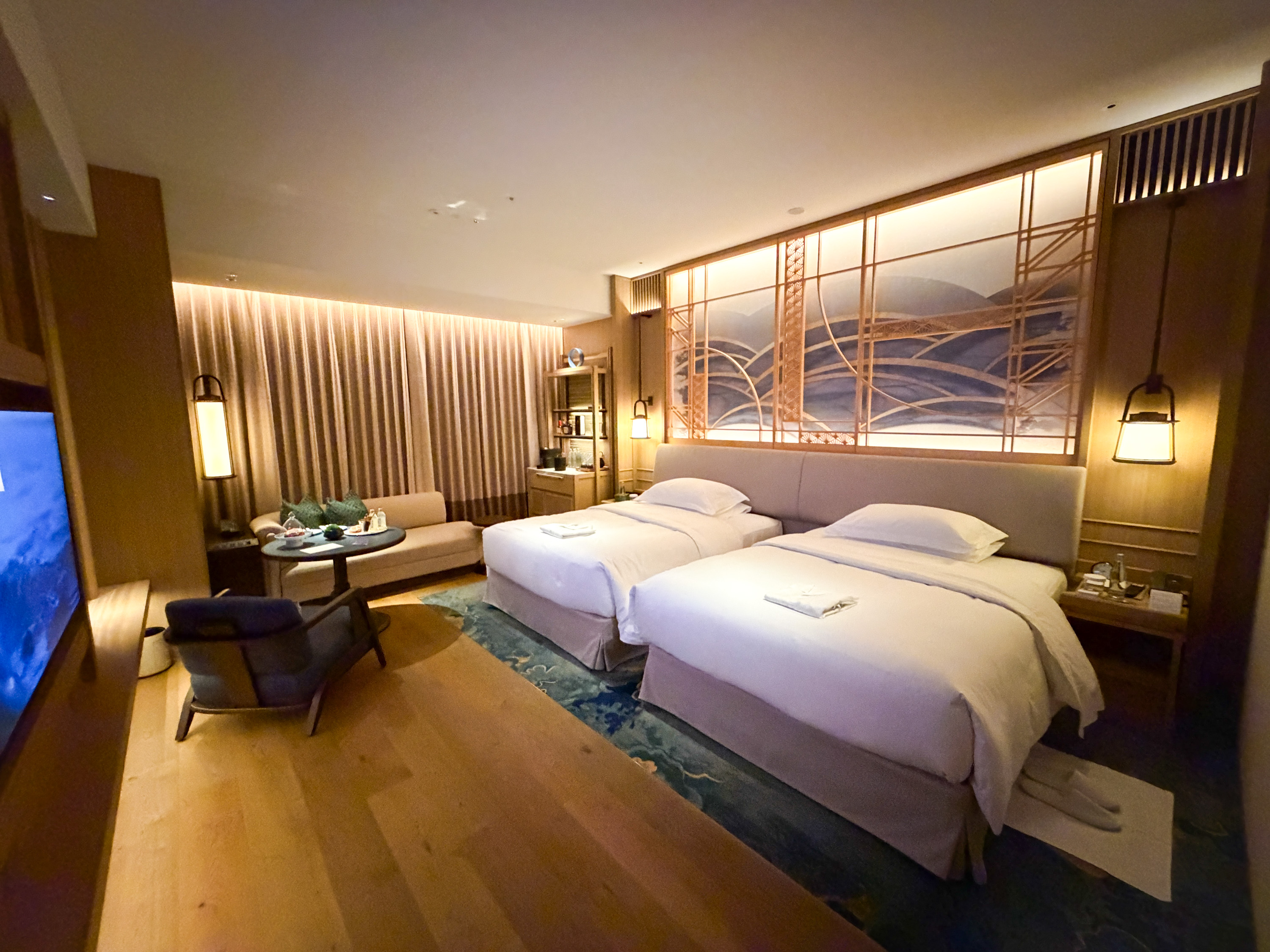 waldorf-astoria-osaka-twin-bedroom-living-area Waldorf Astoria Osaka Twin Bedroom Living Area