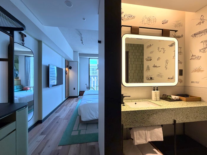 caption-by-hyatt-kabutocho-tokyo-bedroom-into-bathroom Caption by Hyatt Kabutocho Tokyo bedroom into bathroom