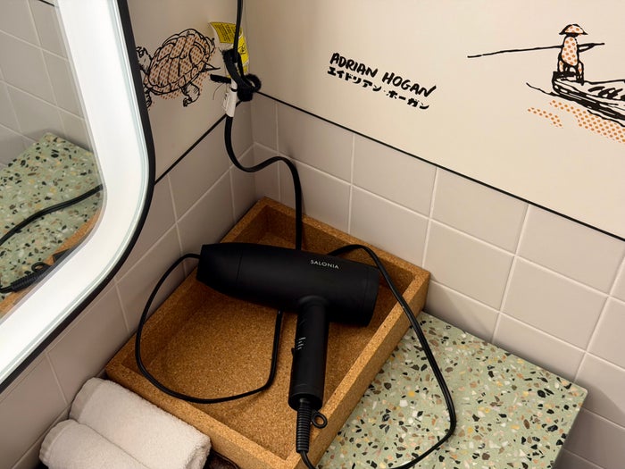 caption-by-hyatt-kabutocho-tokyo-hairdryer-and-art Caption by Hyatt Kabutocho Tokyo hairdryer and art
