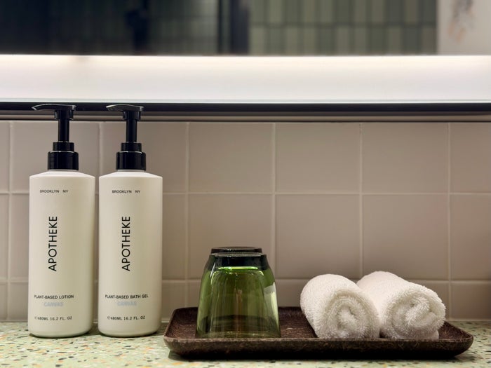 caption-by-hyatt-kabutocho-tokyo-sink-amenities Caption by Hyatt Kabutocho Tokyo sink amenities