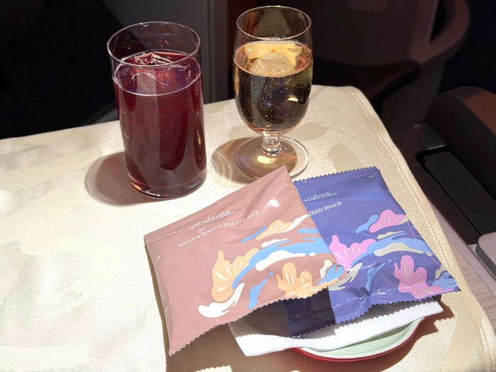 China Airlines Airbus A321neo business class first drink and snack