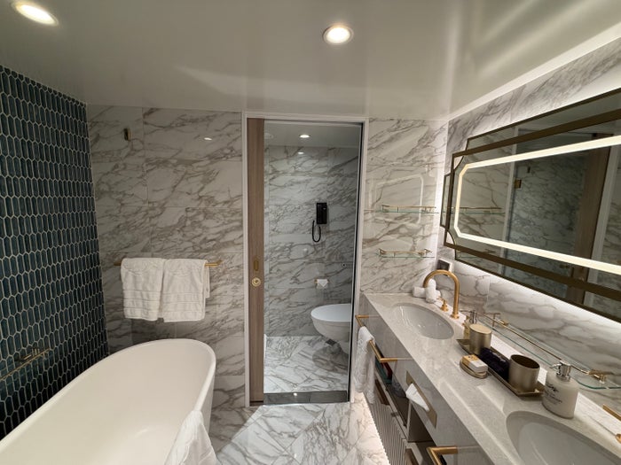 Disney Magic Suite Master Bathroom Disney Magic Suite Master Bathroom