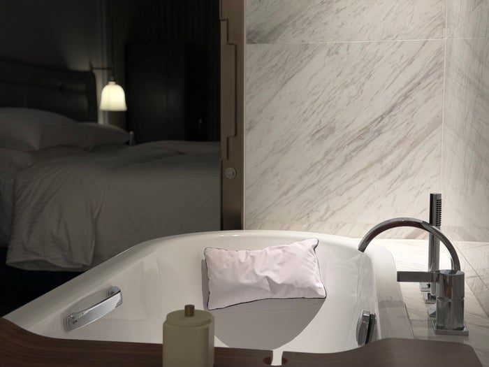 fairmont-hanoi-bathroom-bathtub Fairmont Hanoi bathroom bathtub