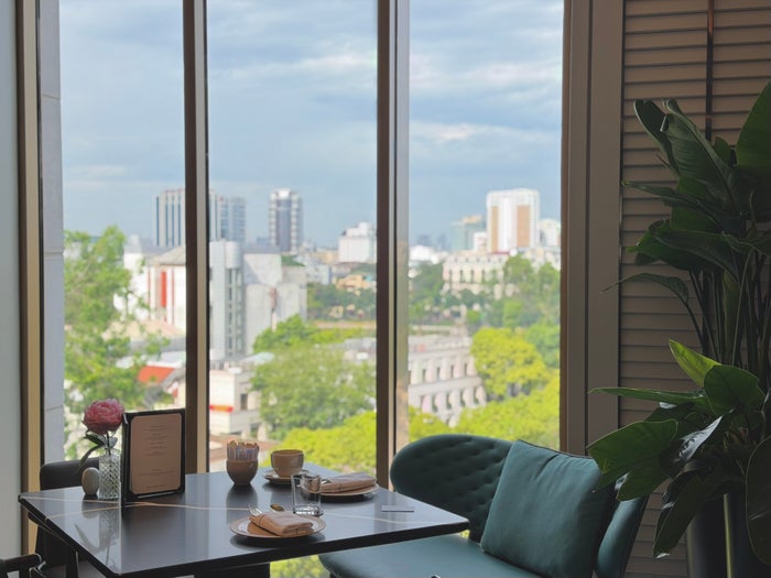 fairmont-hanoi-gold-lounge-breakfast-view Fairmont Hanoi Gold Lounge breakfast view