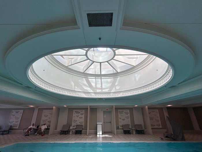 four-season-chicago-pool-skylight Four Season Chicago pool skylight