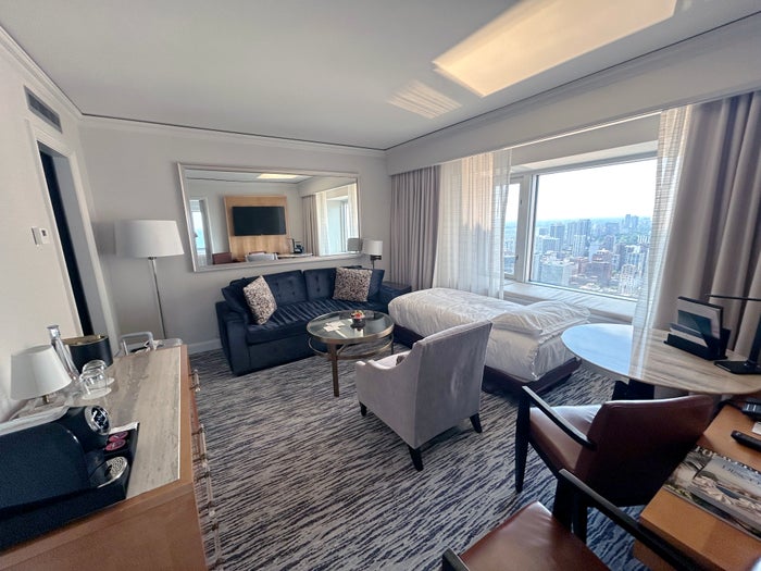four-season-chicago-room-3805-living-room-reverse Four Season Chicago Room 3805 living room reverse