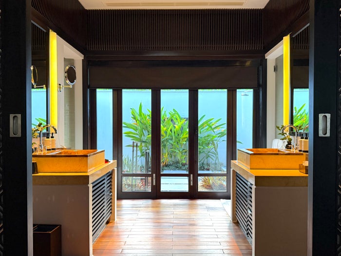 Four Seasons The Nam Hai double vanity bathroom
