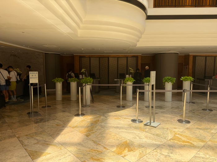 Grand Hyatt Taipei Front Desk Grand Hyatt Taipei Front Desk