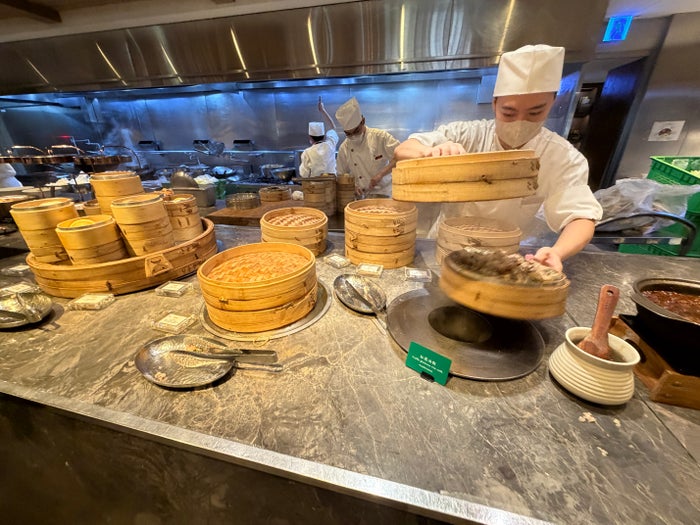 Grand Hyatt Tapei Dumplings being Refilled Grand Hyatt Tapei Dumplings being Refilled