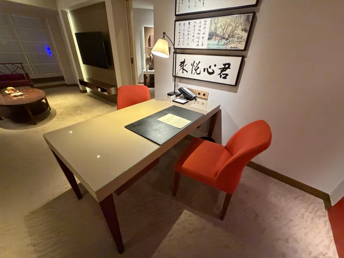 Grand Hyatt Tapei Suite Desk Grand Hyatt Tapei Suite Desk