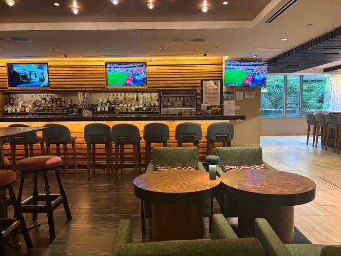 Hyatt Centric Mag Mile Bar