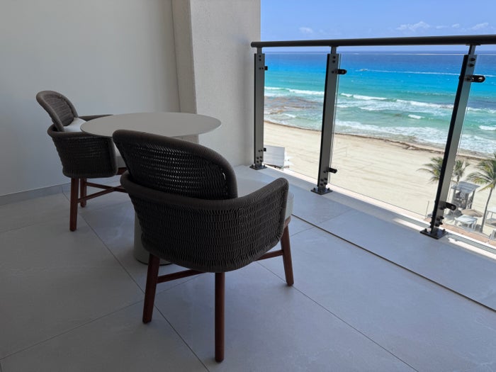 hyatt-zilara-cancun-balcony-seating-beach-view Hyatt Zilara Cancun Balcony Seating Beach View