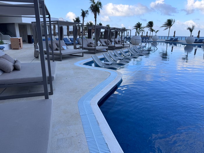 hyatt-zilara-cancun-pool-edge-loungers-view Hyatt Zilara Cancun Pool Edge Loungers View