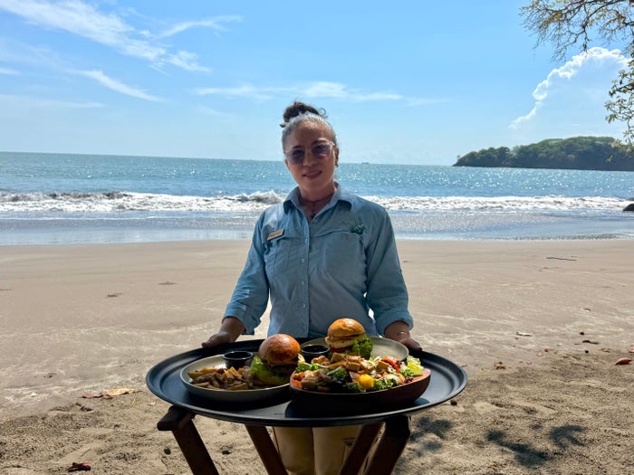 isla-palenque-panama-lunch-is-served Isla Palenque Panama lunch is served